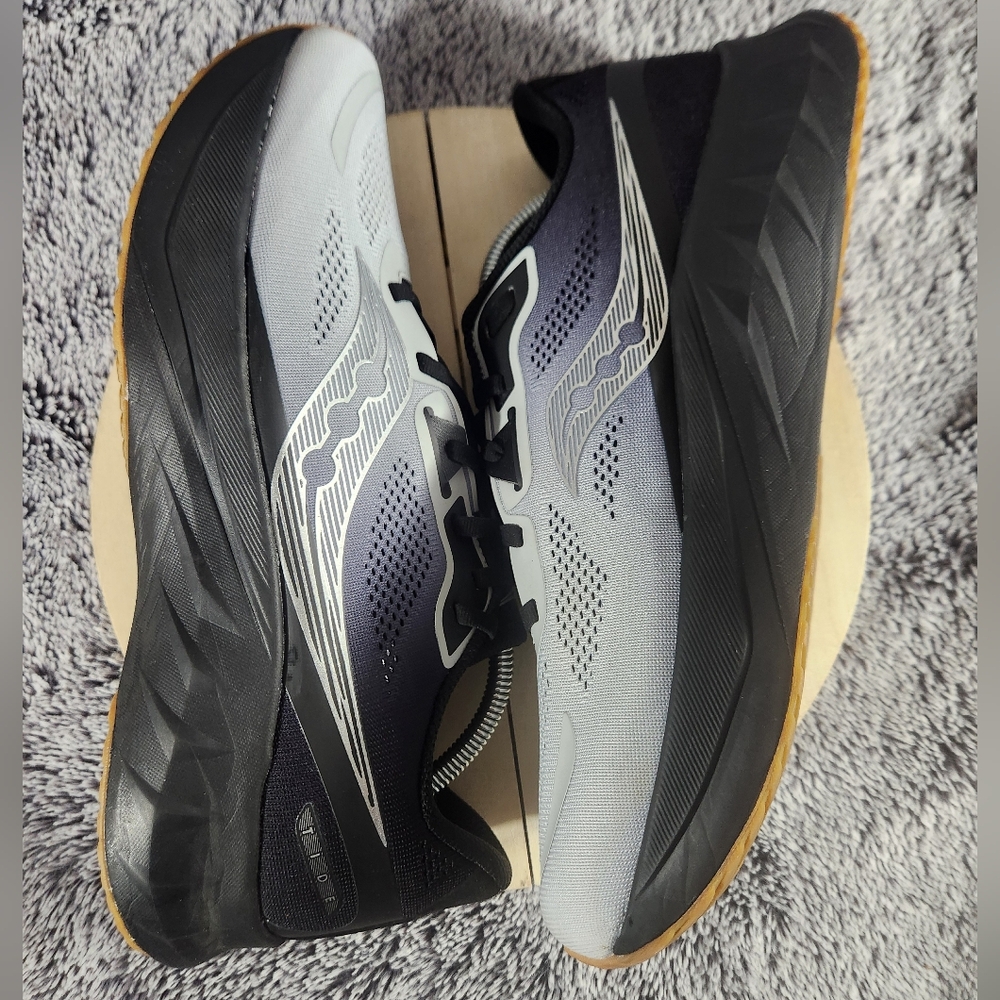 Saucony Tide 2 'Cloud Black' Running Shoes Men's Size 11 - Picture 5 of 9